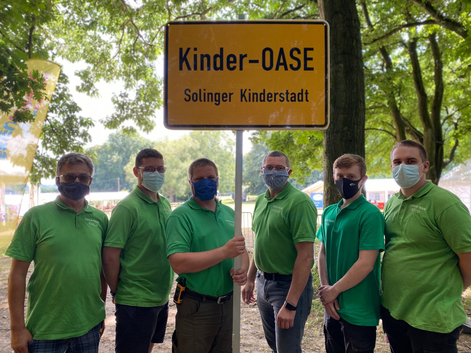 Von links nach rechts: Klaus Robach, Daniel Hermanns, Daniel Clauberg, Markus Reinshagen, Philip Bach & Nico Braun | Es fehlt: Carolin Müller-Kirschbaum (c) Ferienspass